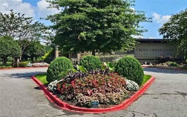 77 De Arc NW Place, Atlanta, GA 30327