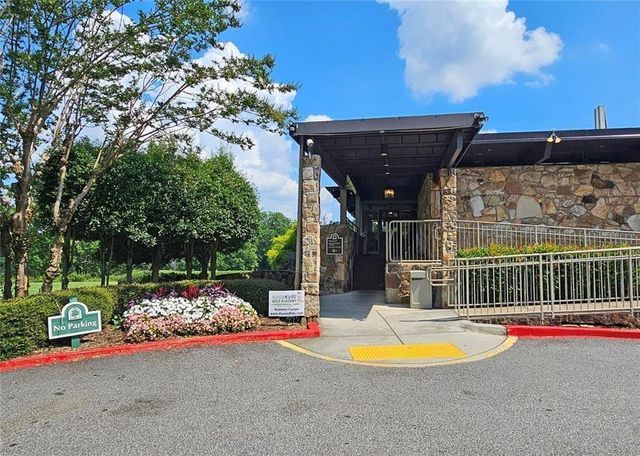 77 De Arc NW Place, Atlanta, GA 30327