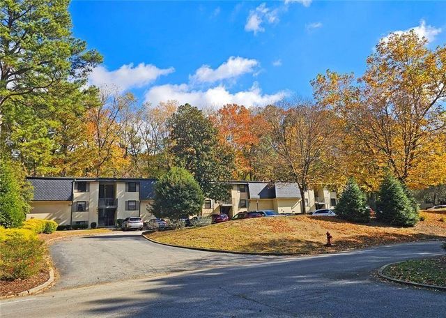 77 De Arc NW Place, Atlanta, GA 30327