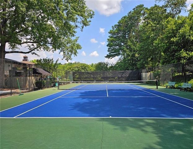 77 De Arc NW Place, Atlanta, GA 30327