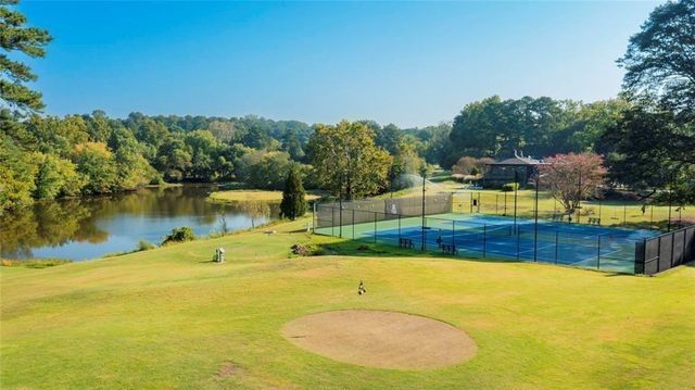 77 De Arc NW Place, Atlanta, GA 30327