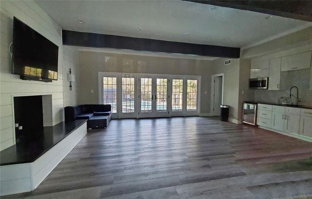 77 De Arc NW Place, Atlanta, GA 30327