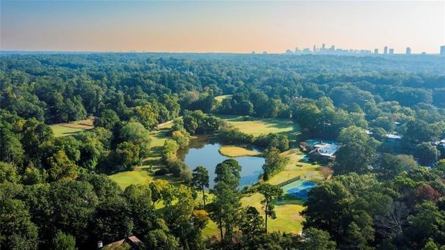 77 De Arc NW Place, Atlanta, GA 30327