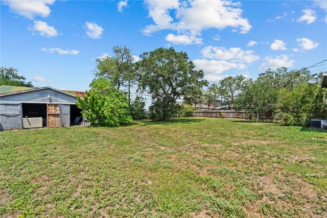 635 Fetick Ave, Taft, TX 78390