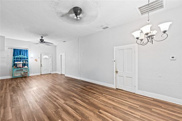 635 Fetick Ave, Taft, TX 78390