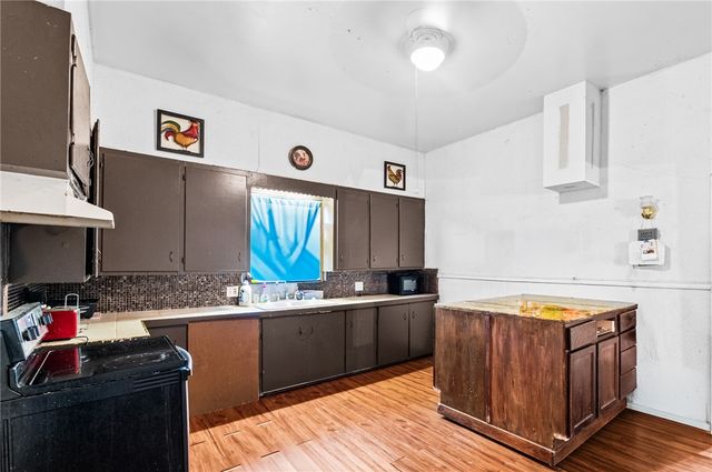 635 Fetick Ave, Taft, TX 78390