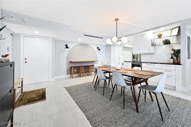 4001 Gulf Shore BLVD N 602, Naples, FL 34103