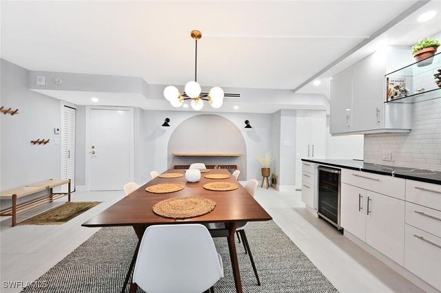 4001 Gulf Shore BLVD N 602, Naples, FL 34103