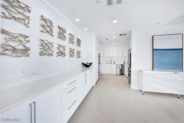 4001 Gulf Shore BLVD N 602, Naples, FL 34103