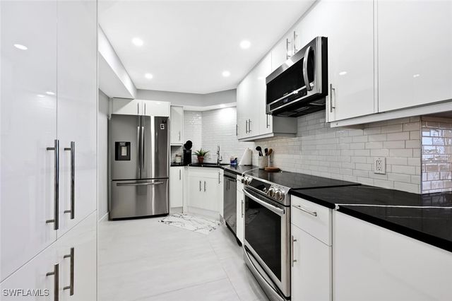 4001 Gulf Shore BLVD N 602, Naples, FL 34103