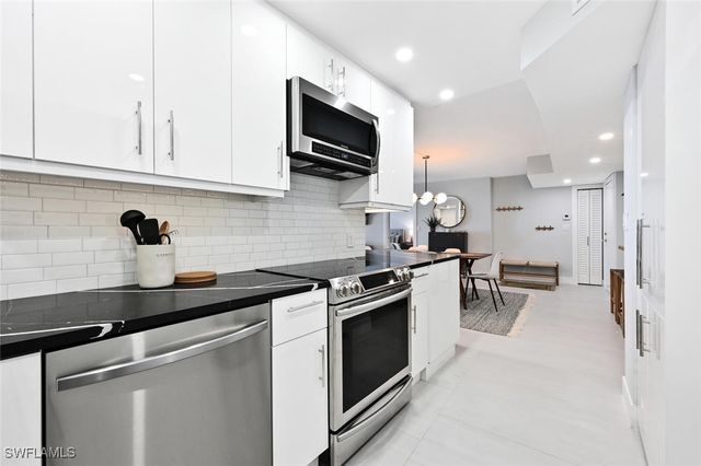 4001 Gulf Shore BLVD N 602, Naples, FL 34103