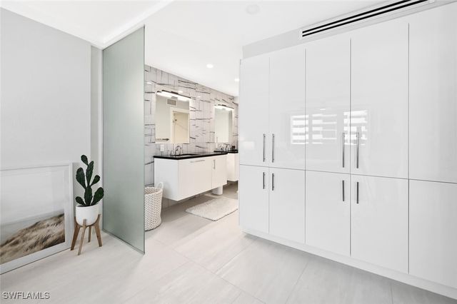 4001 Gulf Shore BLVD N 602, Naples, FL 34103