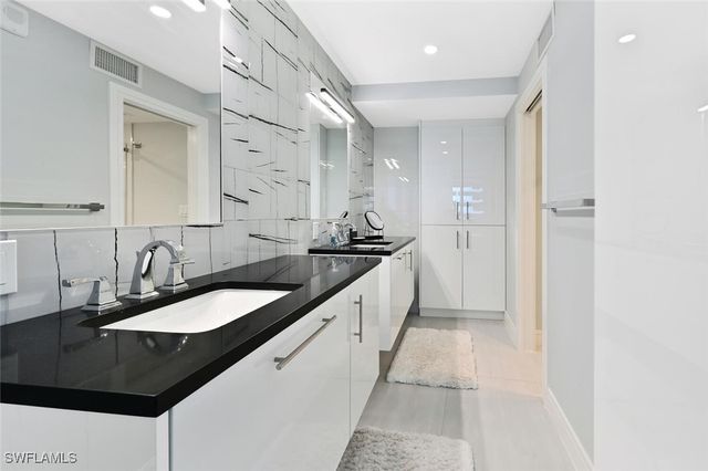 4001 Gulf Shore BLVD N 602, Naples, FL 34103