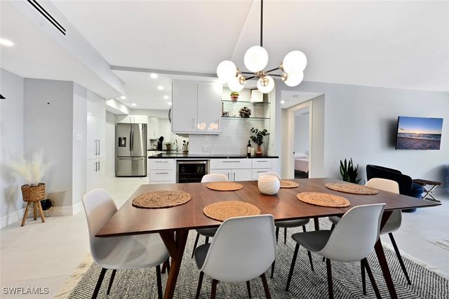 4001 Gulf Shore BLVD N 602, Naples, FL 34103