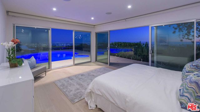 1542 Blue Jay Way, Los Angeles, CA 90069