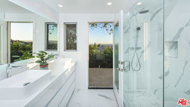 1542 Blue Jay Way, Los Angeles, CA 90069