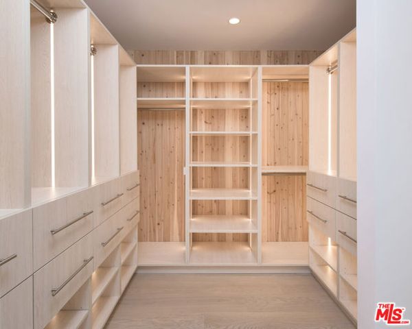 1542 Blue Jay Way, Los Angeles, CA 90069