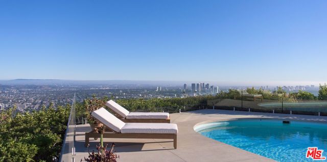 1542 Blue Jay Way, Los Angeles, CA 90069