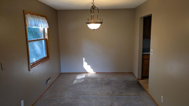 120 Sabra Court, Apple Valley, MN 55124