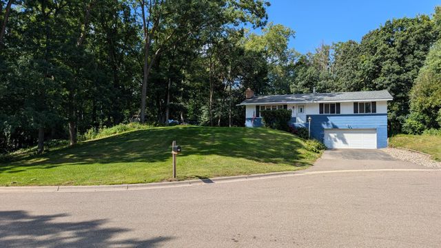 120 Sabra Court, Apple Valley, MN 55124