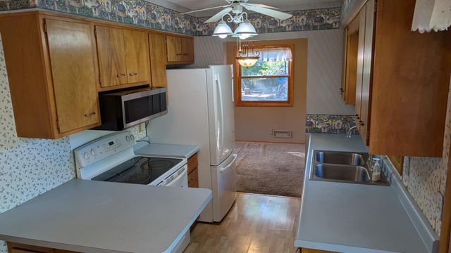 120 Sabra Court, Apple Valley, MN 55124