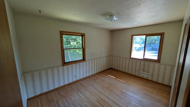 120 Sabra Court, Apple Valley, MN 55124