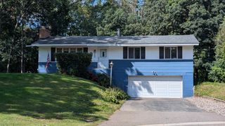120 Sabra Court, Apple Valley, MN 55124