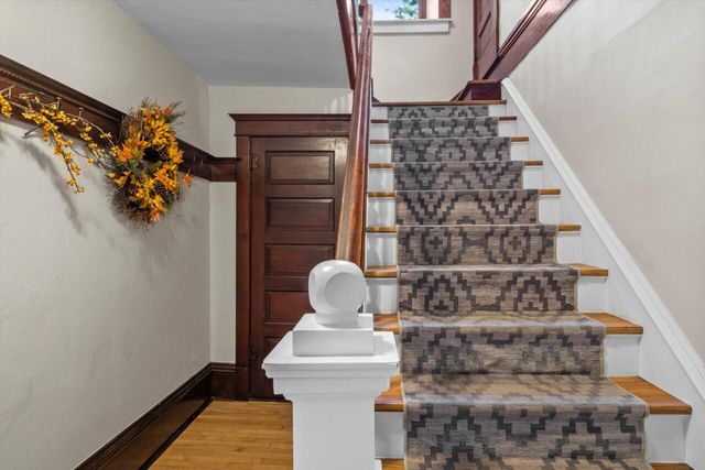 N86W16387 Appleton AVENUE, Menomonee Falls, WI 53051