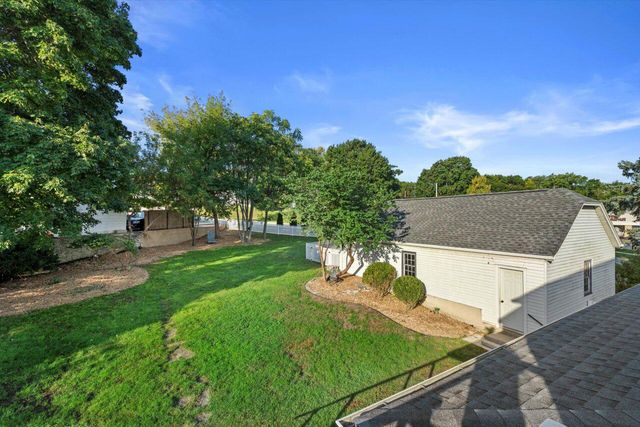 N86W16387 Appleton AVENUE, Menomonee Falls, WI 53051