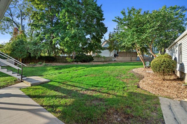 N86W16387 Appleton AVENUE, Menomonee Falls, WI 53051