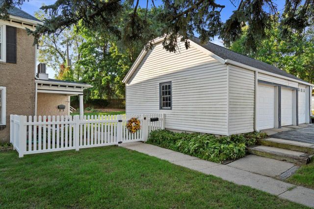 N86W16387 Appleton AVENUE, Menomonee Falls, WI 53051