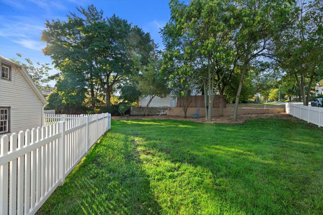 N86W16387 Appleton AVENUE, Menomonee Falls, WI 53051