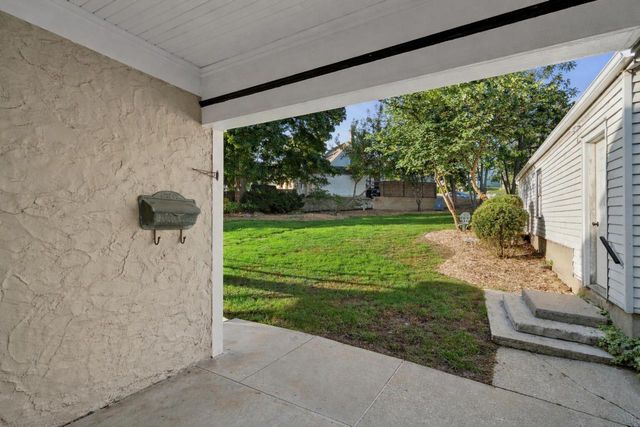N86W16387 Appleton AVENUE, Menomonee Falls, WI 53051