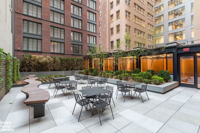 70 Charlton St Apt 5C, New York City, NY 10014