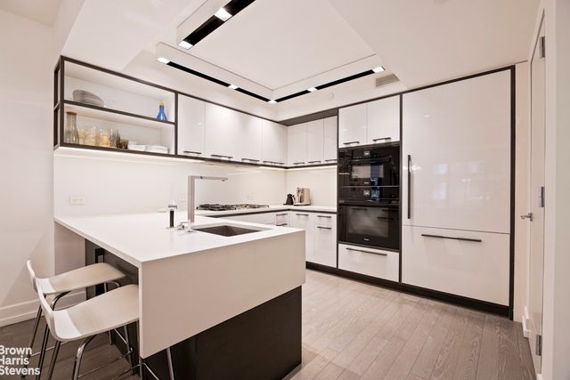 70 Charlton St Apt 5C, New York City, NY 10014