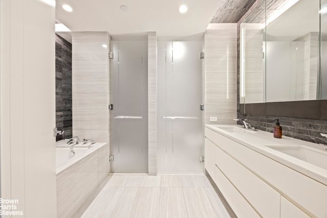 70 Charlton St Apt 5C, New York City, NY 10014