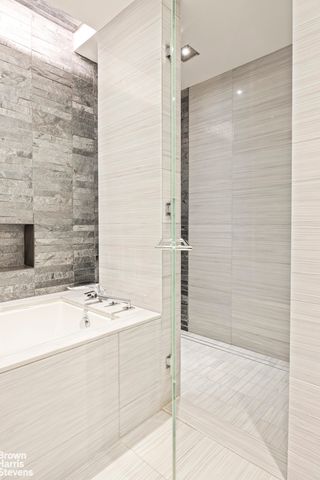 70 Charlton St Apt 5C, New York City, NY 10014