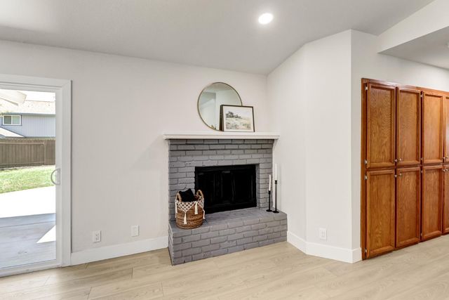 9472 Denholm Ct, Elk Grove, CA 95758
