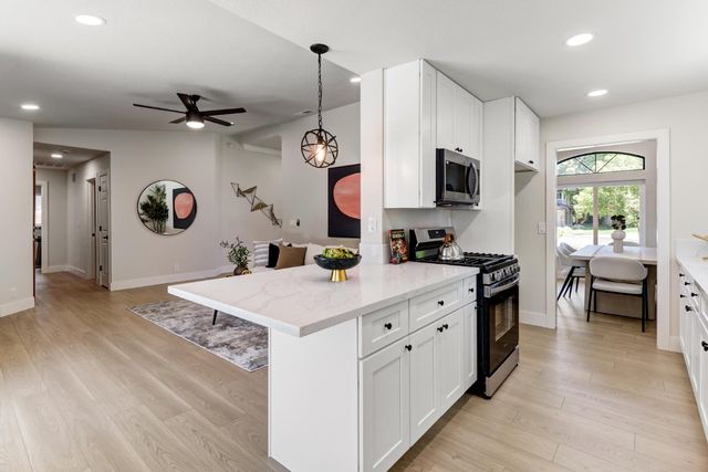 9472 Denholm Ct, Elk Grove, CA 95758