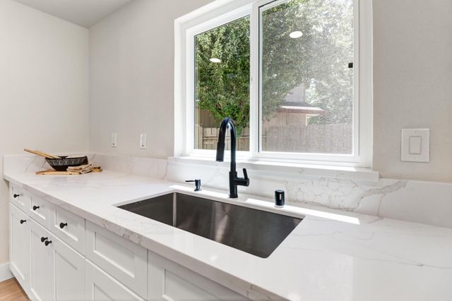 9472 Denholm Ct, Elk Grove, CA 95758