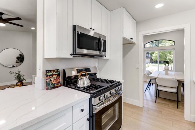 9472 Denholm Ct, Elk Grove, CA 95758