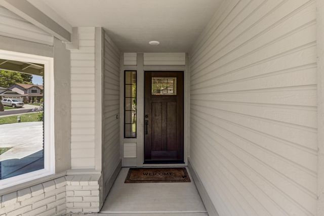 9472 Denholm Ct, Elk Grove, CA 95758