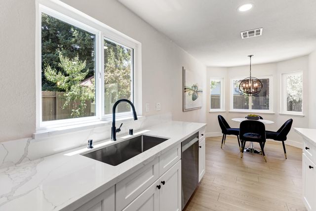 9472 Denholm Ct, Elk Grove, CA 95758