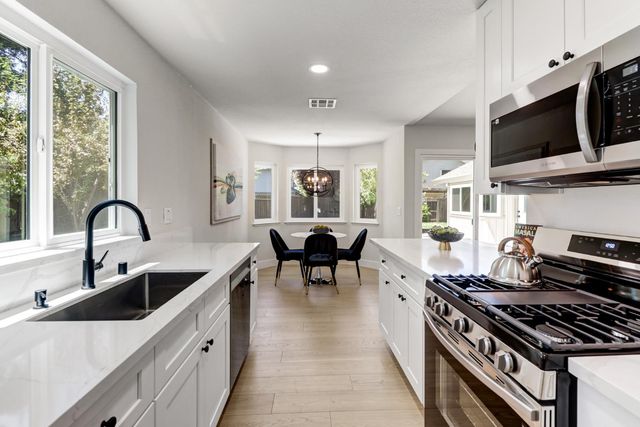 9472 Denholm Ct, Elk Grove, CA 95758