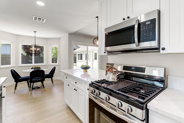 9472 Denholm Ct, Elk Grove, CA 95758