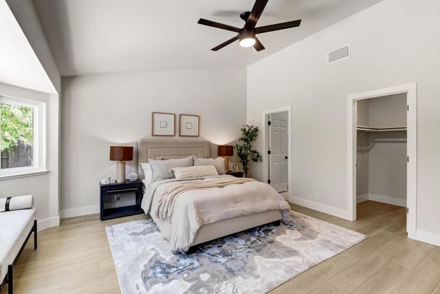 9472 Denholm Ct, Elk Grove, CA 95758