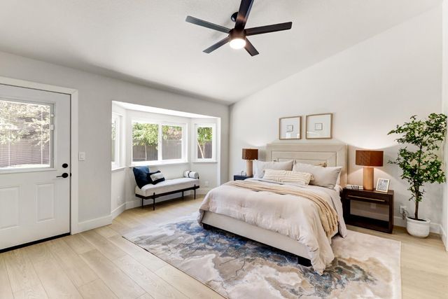 9472 Denholm Ct, Elk Grove, CA 95758
