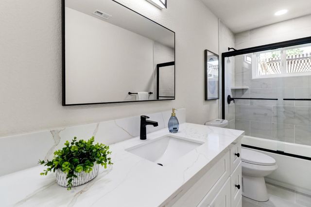 9472 Denholm Ct, Elk Grove, CA 95758