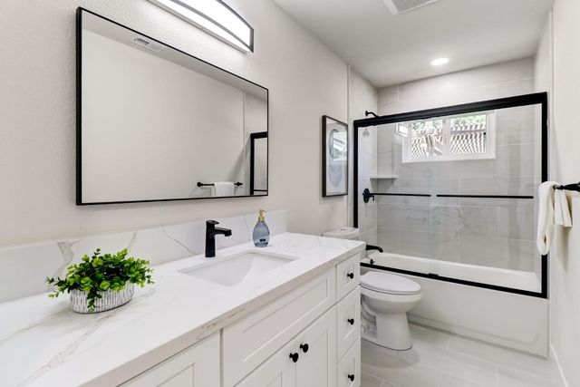9472 Denholm Ct, Elk Grove, CA 95758