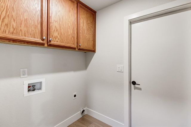 9472 Denholm Ct, Elk Grove, CA 95758